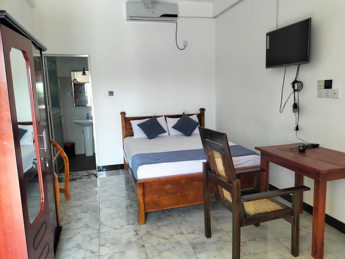 Hotel Sun Blue Упувели Екстериор снимка
