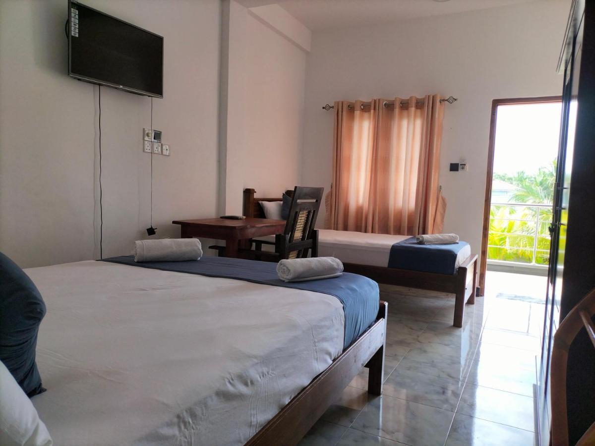 Hotel Sun Blue Упувели Екстериор снимка