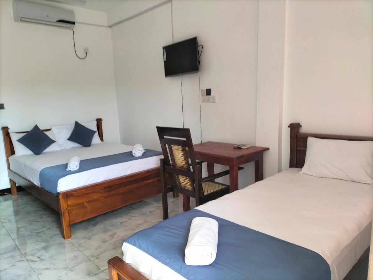 Hotel Sun Blue Упувели Екстериор снимка