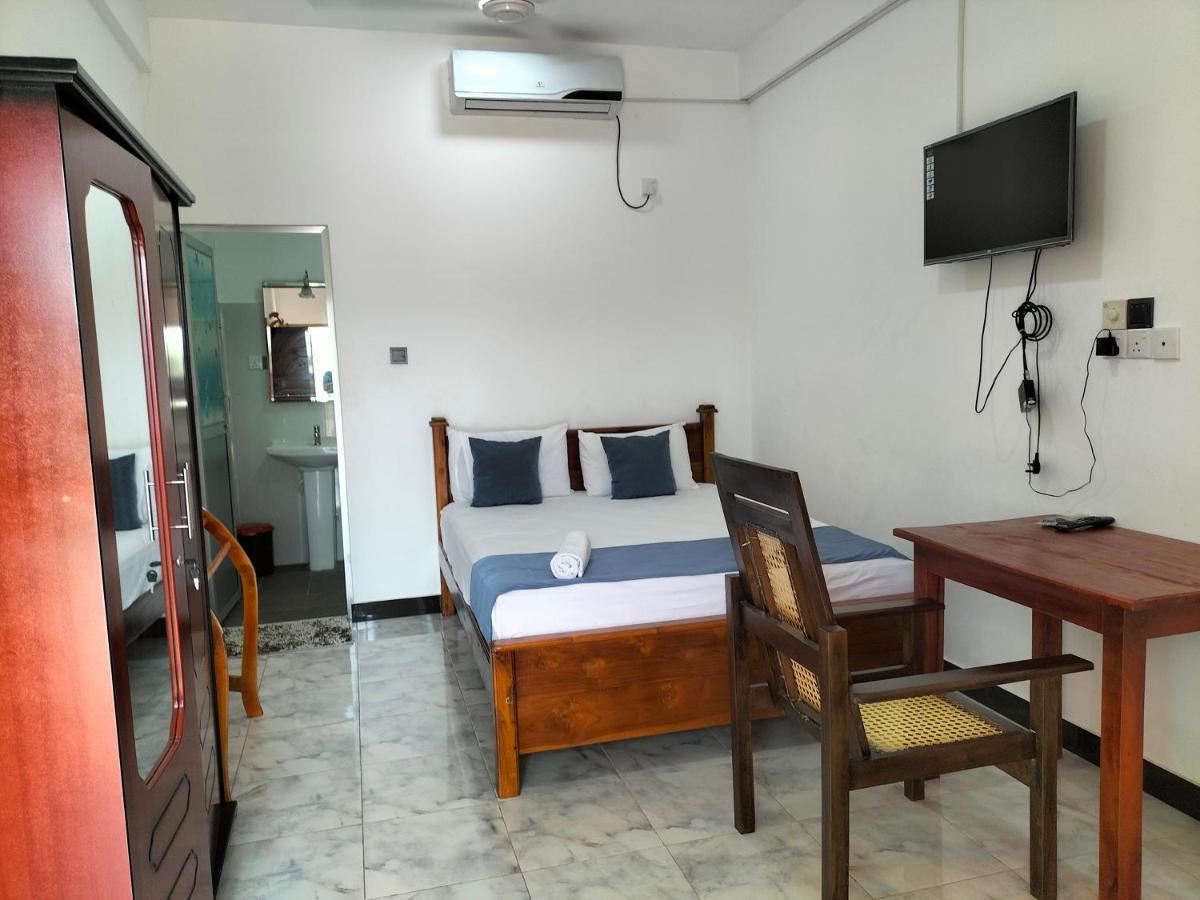 Hotel Sun Blue Упувели Екстериор снимка