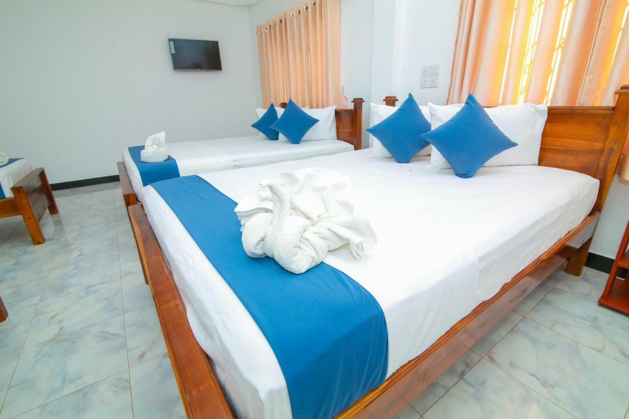 Hotel Sun Blue Упувели Екстериор снимка