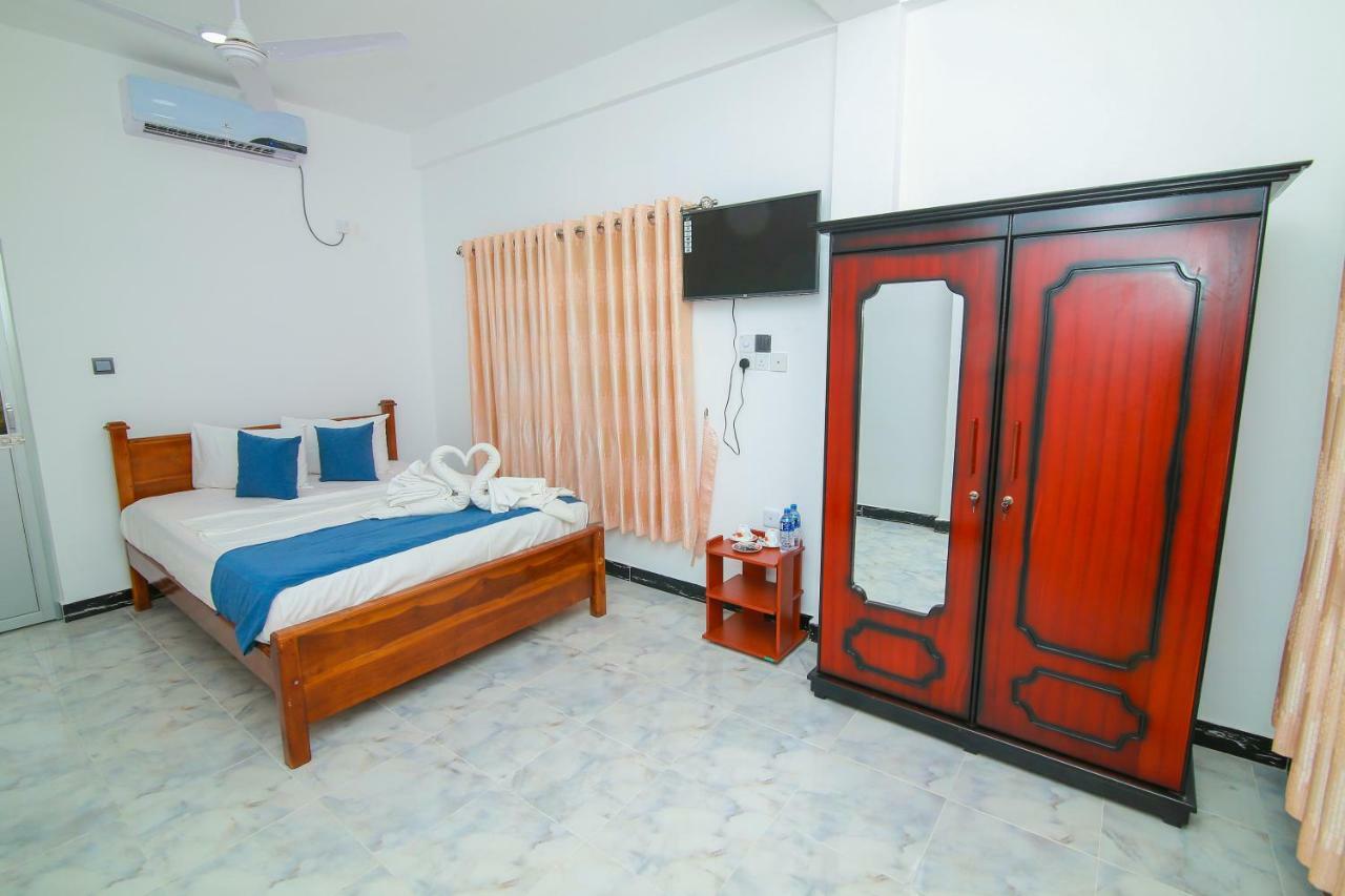 Hotel Sun Blue Упувели Екстериор снимка